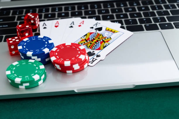 Live roulette table with dealer and players